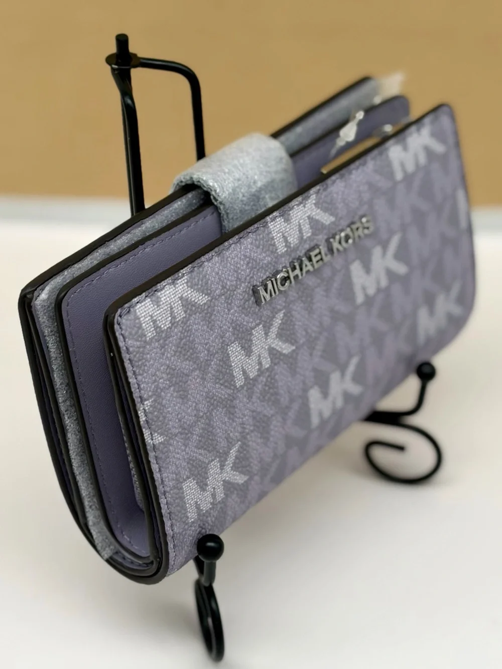 Michael Kors Jet Set Travel Med Signature Logo Central Zip Billfold Wallet Lilac